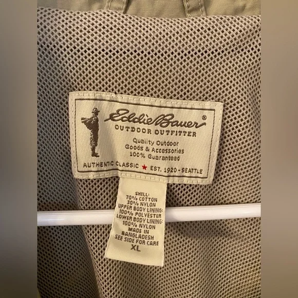 Eddie  Bauer Men's Khaki Outdoor Vest Size xl - Picture 10 of 10